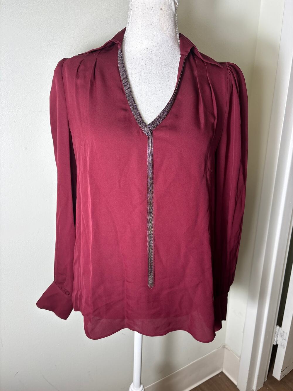 Elie Tahari Merlot Silk With Metal Beading/Chain Detail Blouse Sz XS